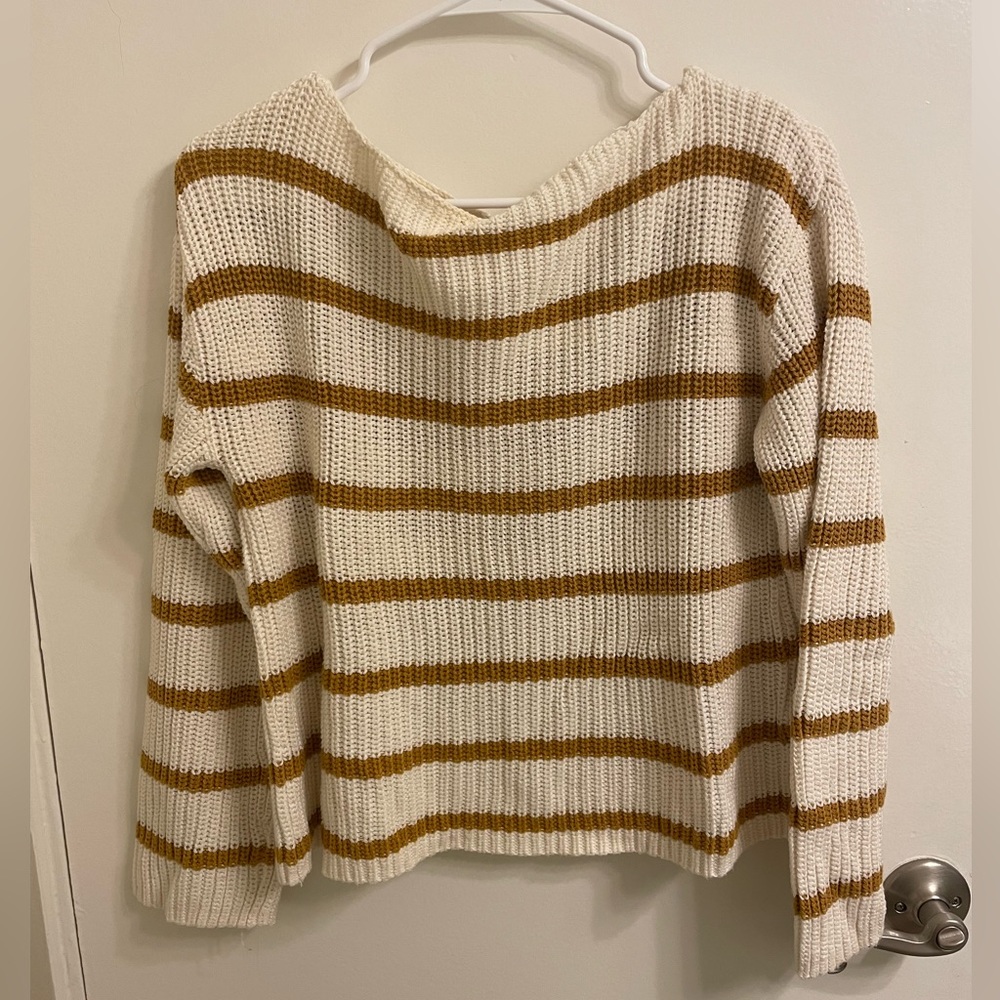H&M white and golden brown/yellow striped sweater.